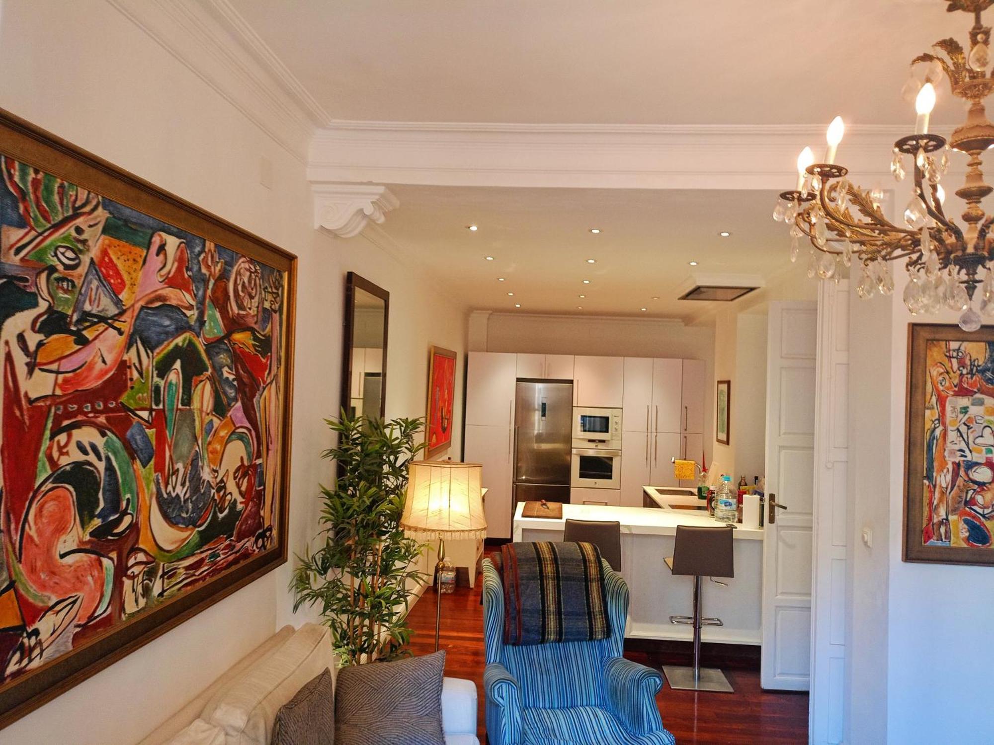 Small Stylish With Comfortable Queen-size Bed In Very Large, Beautifully Decorated Shared Flat In The Historic Centre Of Kwatera prywatna